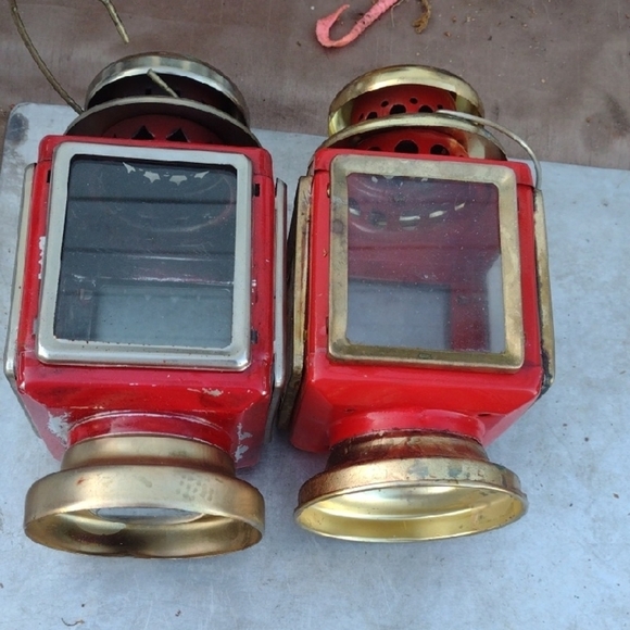 Red and Gold Vintage Lantern Set - Picture 1 of 4